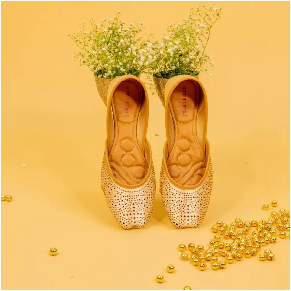 Traditional Footwear Jutti - Ivory - AmbarTaara Designs