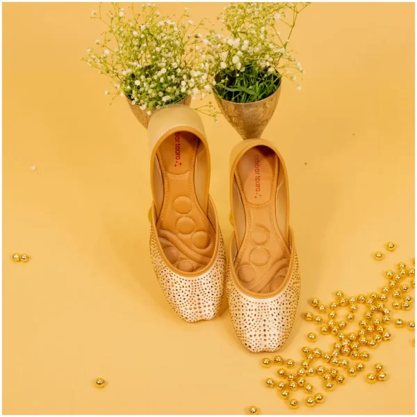 Traditional Footwear Jutti - Ivory - AmbarTaara Designs