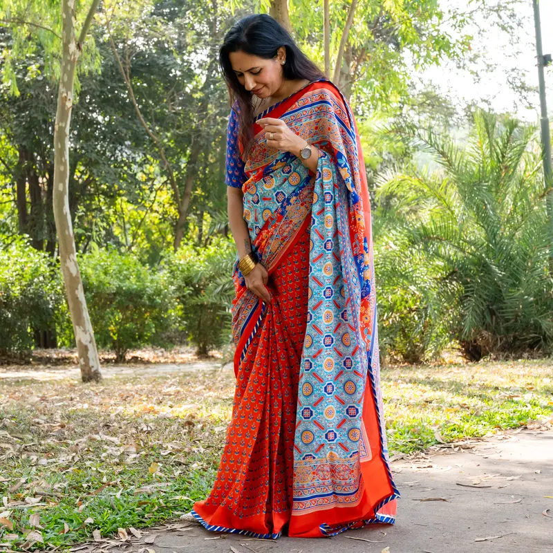 Red Blue Pure Crepe Saree - Surkh - AmbarTaara Designs